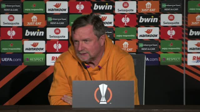 Tisková konference před venkovním zápasem s Lyonem